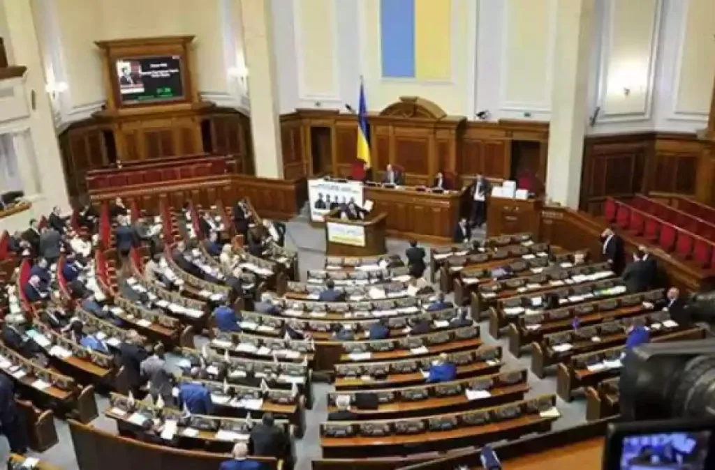 Рада ухвалила закон про обмеження доступу до реєстрів нерухомості: як голосував Шаповалов
