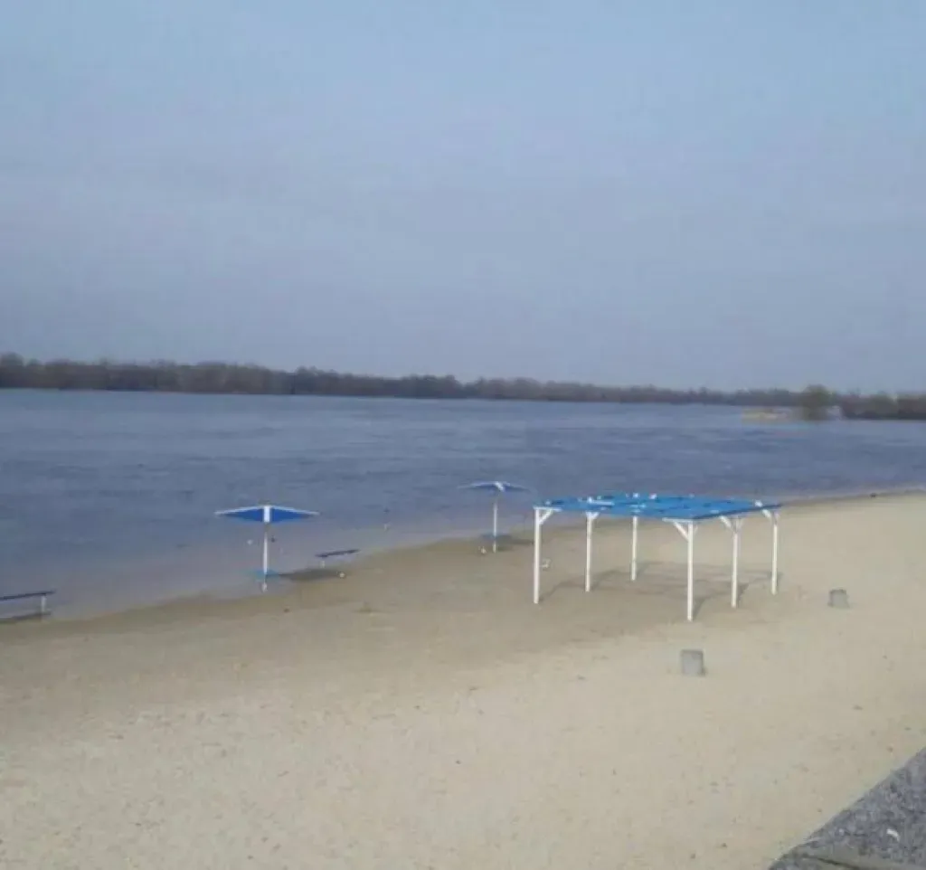Купальний сезон у Кременчуці: вода не відповідає нормам, але пляжі відкриті до 15 вересня