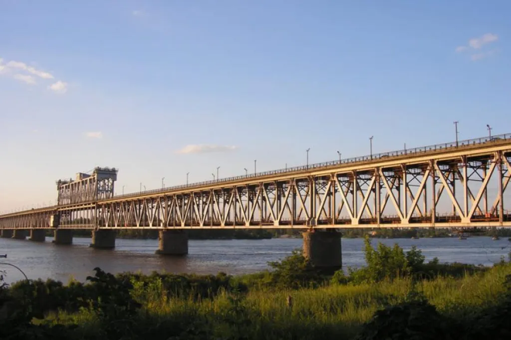Через Крюківський міст у Кременчуці знову дозволено рух легкових авто