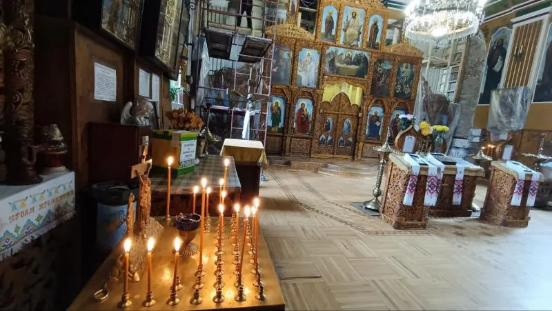Реконструкція Свято-Миколаївського собору: Таємниця східної стіни та новий іконостас