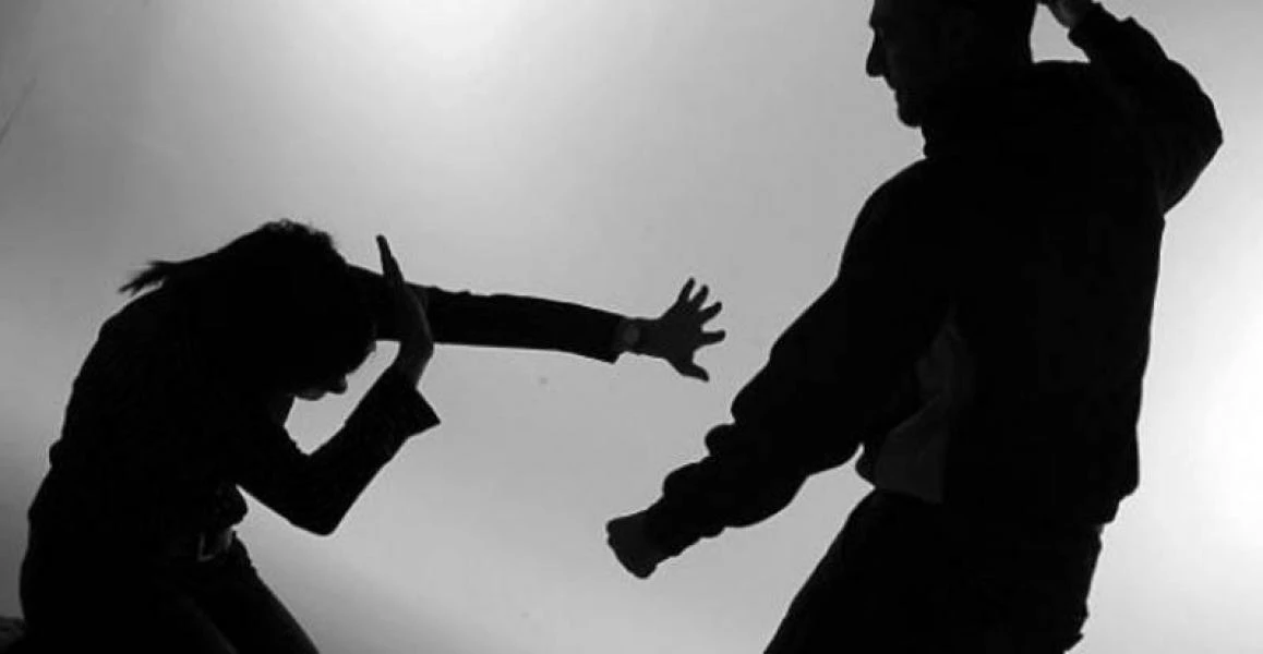 У Кременчуці чоловіка, який систематично бив дружину, оштрафували та відправили на програму для кривдників