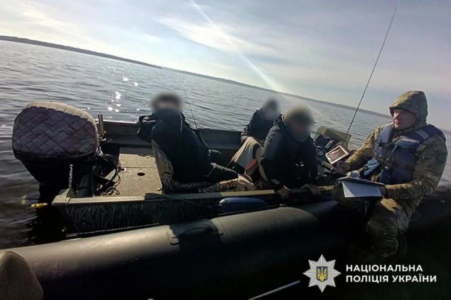 У Кременчуцькому районі вилучили 300 метрів браконьєрських сіток із рибою