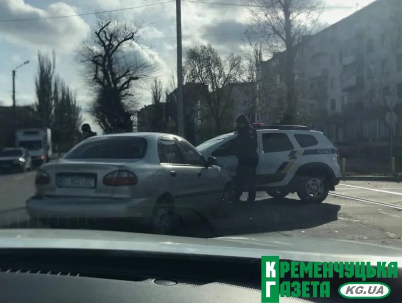 У Кременчуці сталося ДТП за участю легковика та поліцейської машини