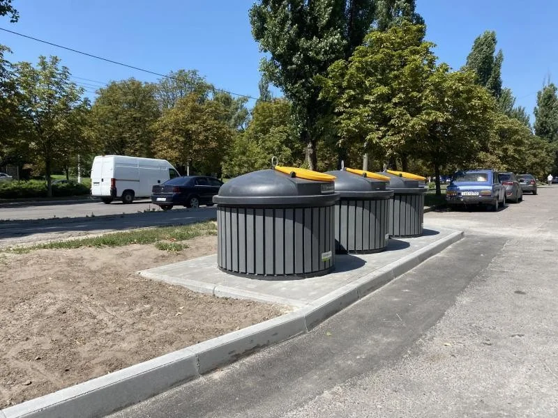 У Кременчуці наступного року встановлять 16 нових напівпідземних контейнерів для сміття