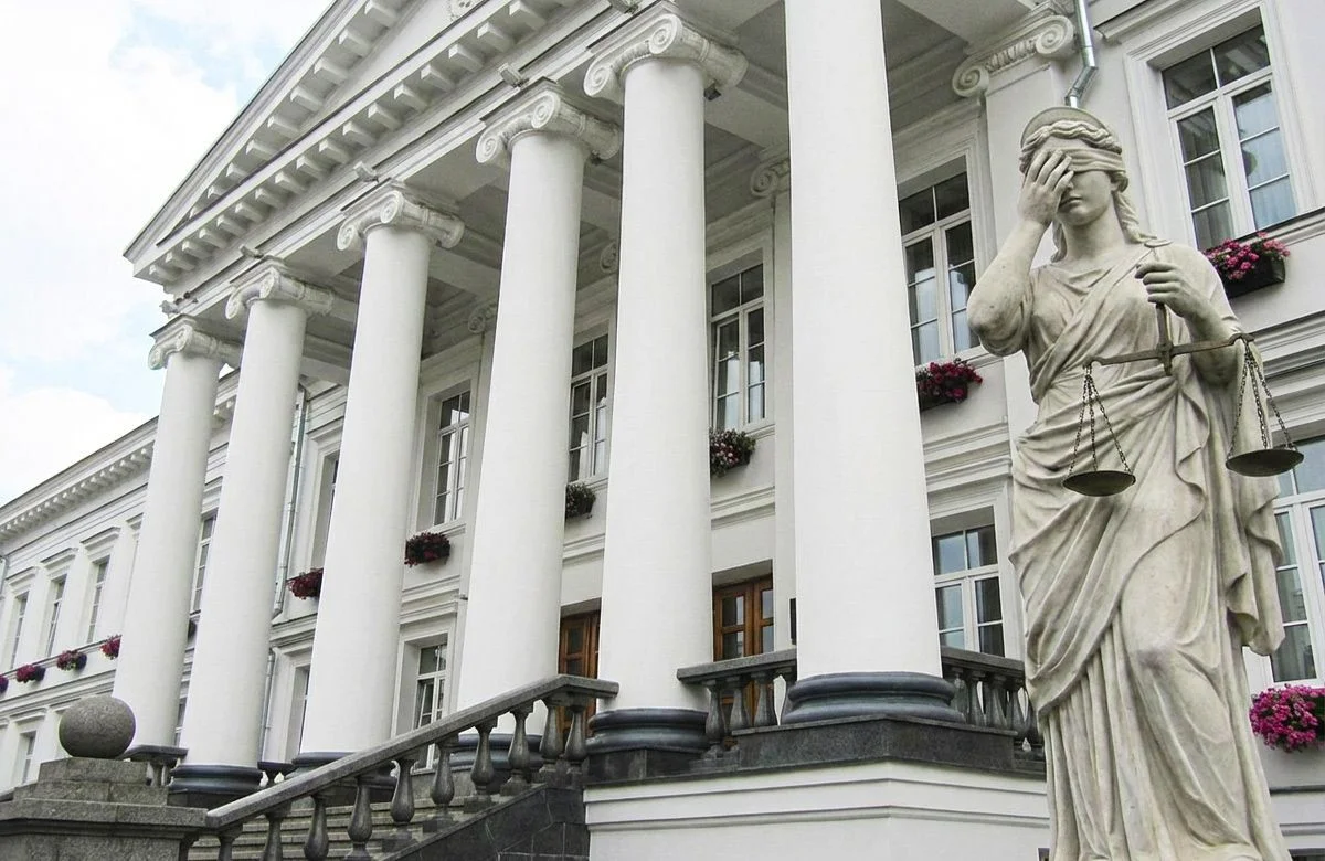 Полтава витрачає бюджет на адвокатів чиновників, підозрюваних у корупції