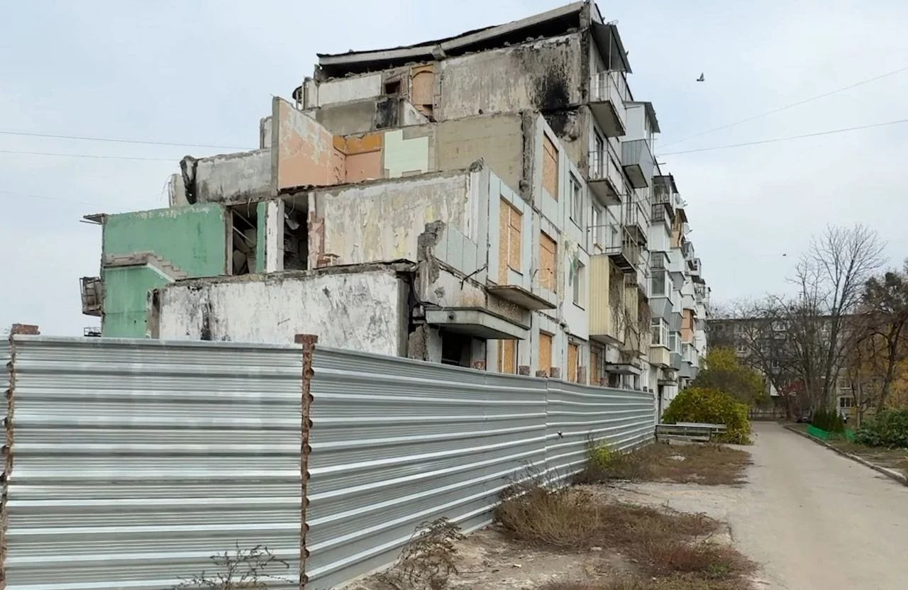 Будинок на Баленка, 7 досі стоїть напівзруйнований: ремонт відкладено через нестачу робітників