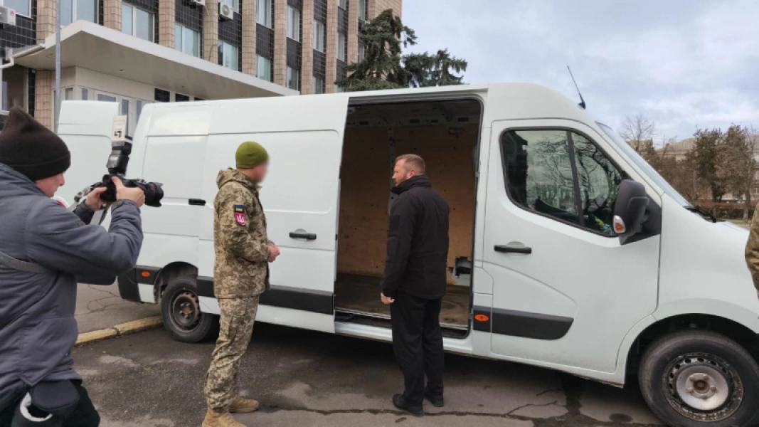 Кременчук: Володимир Когут передав автівку для військових та привітав енергетиків