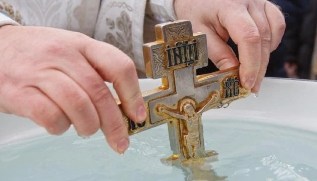 Водохреща у Кременчуці: Хресний хід і водосвяття на Дніпрі