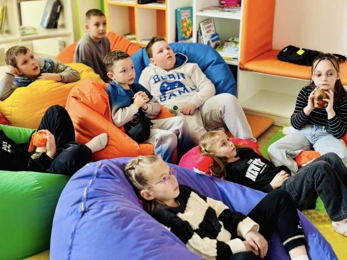 Кременчуцька бібліотека запрошує родини на святкові кіноперегляди