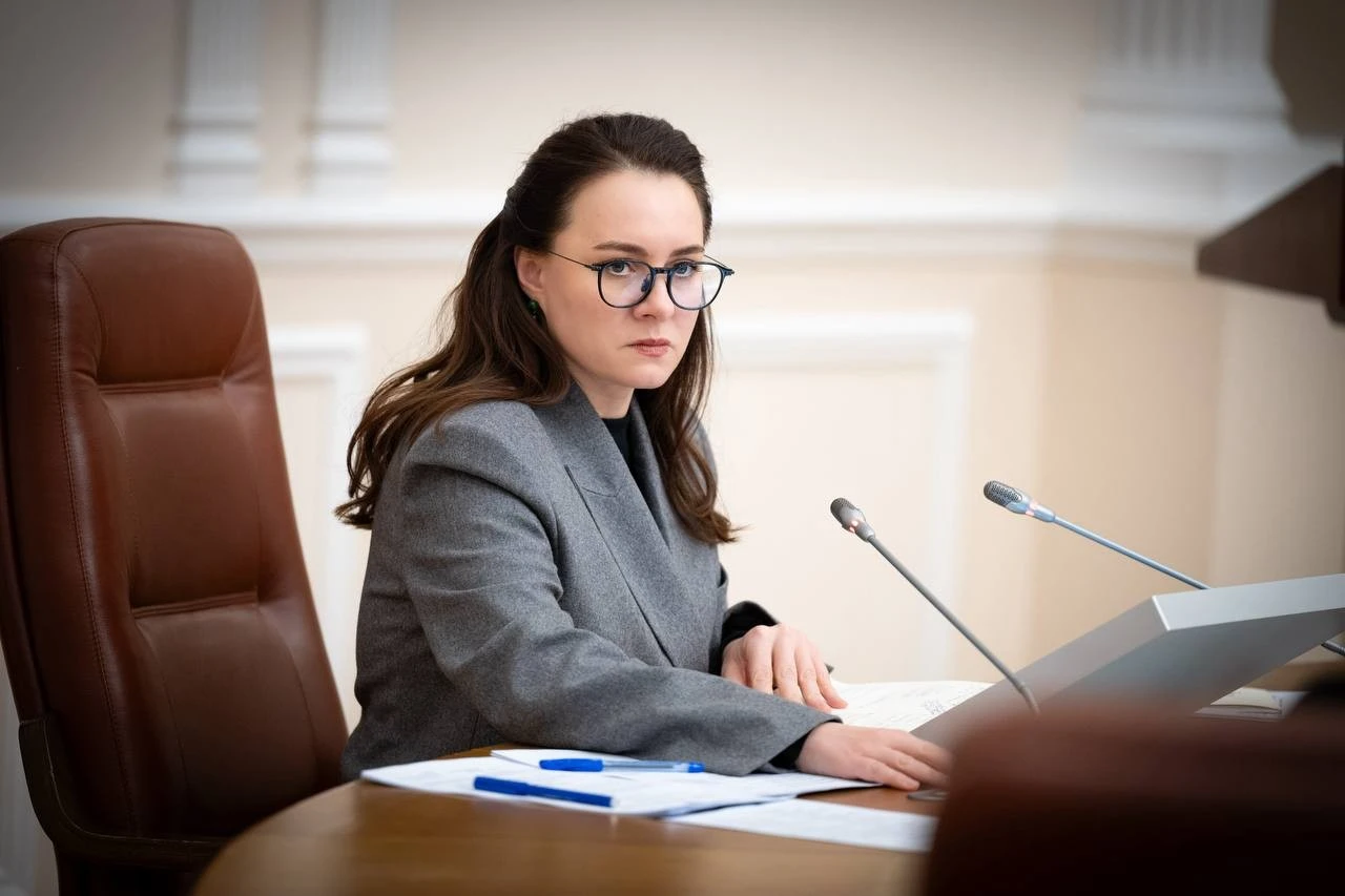 Погіршення погодних умов: українські школи переходять на дистанційне навчання або продовжують канікули