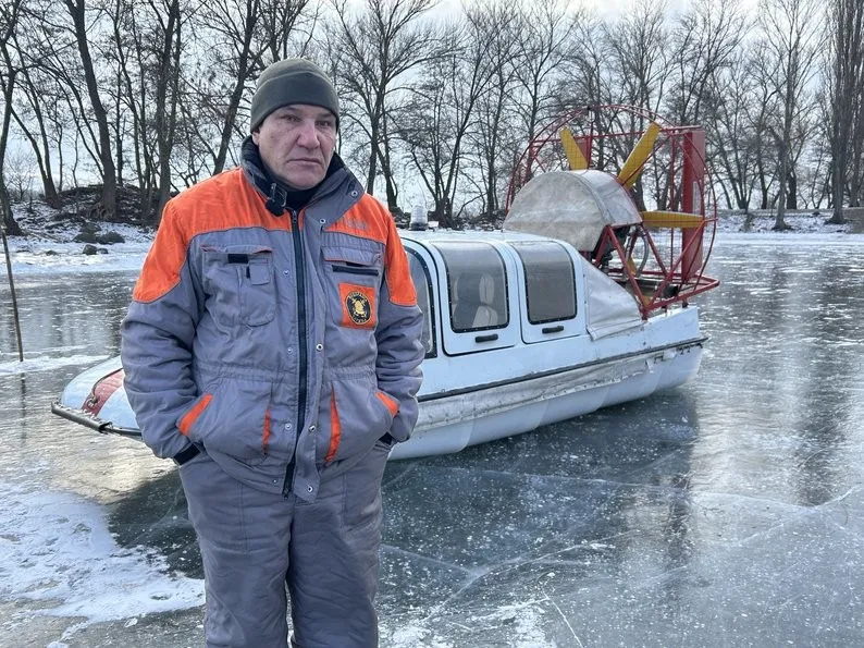 Кременчуцькі рятувальники на аероглісері: як працює спецтехніка на тонкому льоду