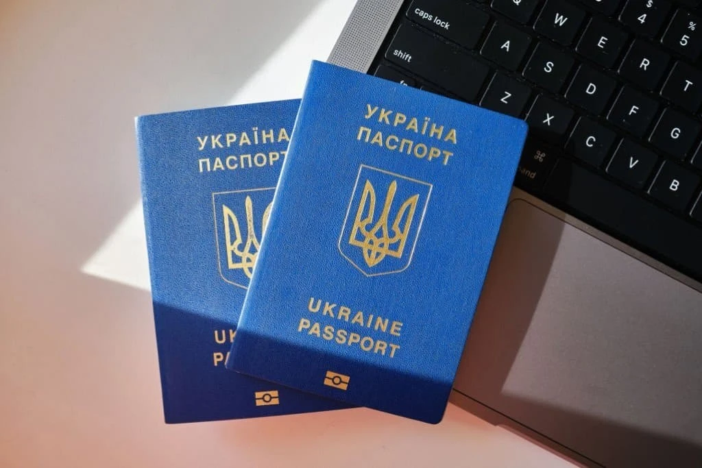 Новий документ у пакеті: в Україні змінили умови отримання закордонного паспорта