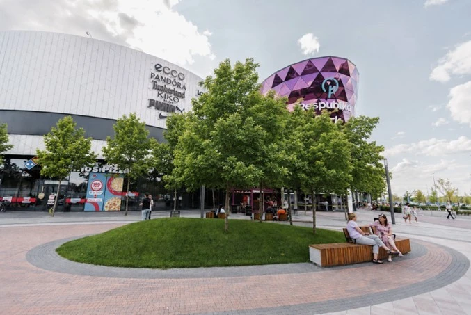 Озеленення Respublika Park: як комерційний простір стає комфортним для людей